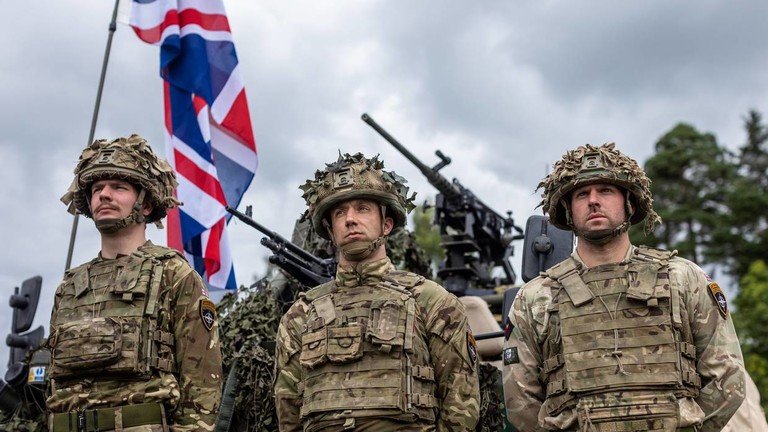 Quân đội Anh đang ngày càng giảm bớt quy mô hoạt động, đặc biệt là lục quân.