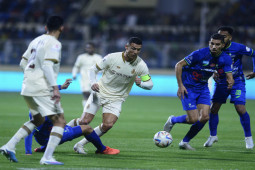 Ronaldo ”khai hỏa” cứu rỗi Al Nassr: Lo nhiều hơn vui, báo Anh cười chê