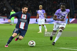 Bóng đá - Messi san bằng kỷ lục của Ronaldo, HLV PSG muốn cả đội "phục vụ" siêu sao