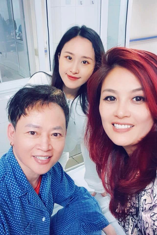 Nam diễn viên bên cạnh vợ cũ - diễn viên Hoa Thúy và con gái