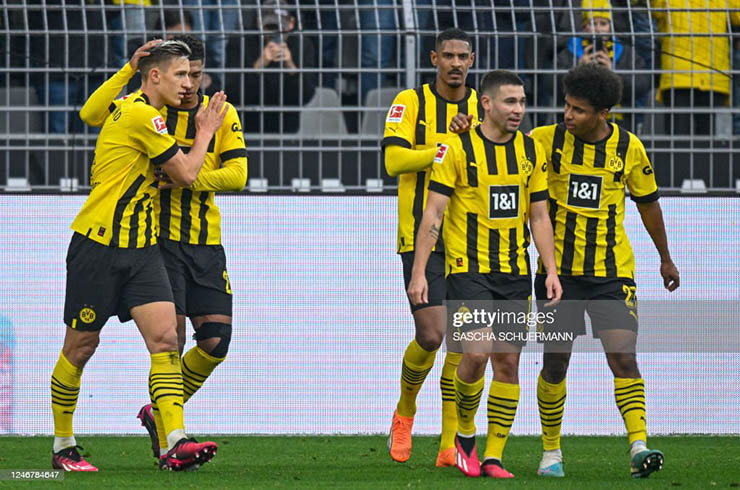 Các cầu thủ Dortmund thể hiện đẳng cấp trước Freiburg