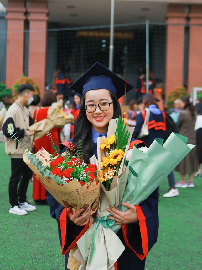 Niềm vui nhân đôi của thủ khoa đầu ra Đại học Kiểm sát Hà Nội - 8