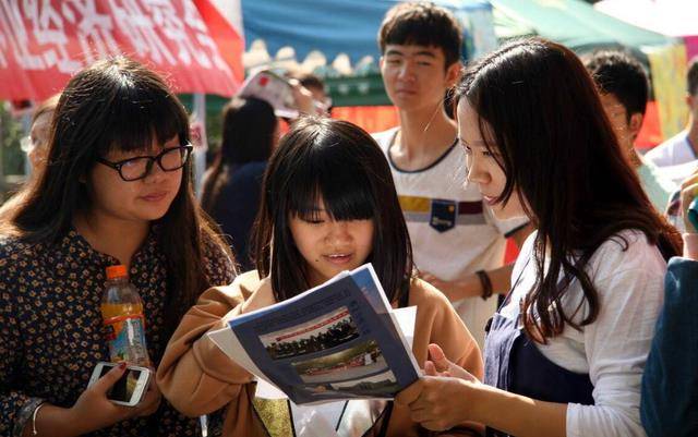 3 nhóm nghề này có thể thất nghiệp trong 10 năm tới, các bạn trẻ cần cẩn trọng - 2