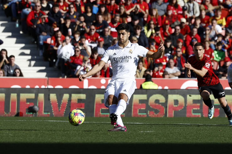 Marco Asensio sút hỏng penalty khiến Real Madrid hụt cơ hội gỡ hòa Real Mallorca