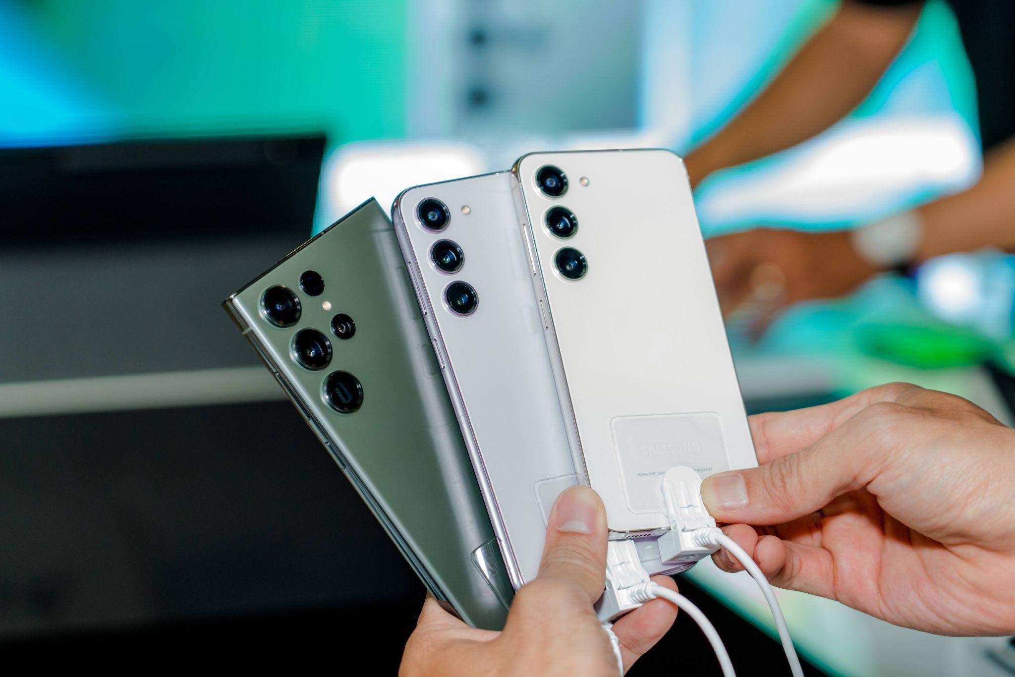 Samsung Galaxy S23 trở lại đường đua công nghệ với bộ 3 siêu phẩm cực khủng với những tính năng chưa từng có