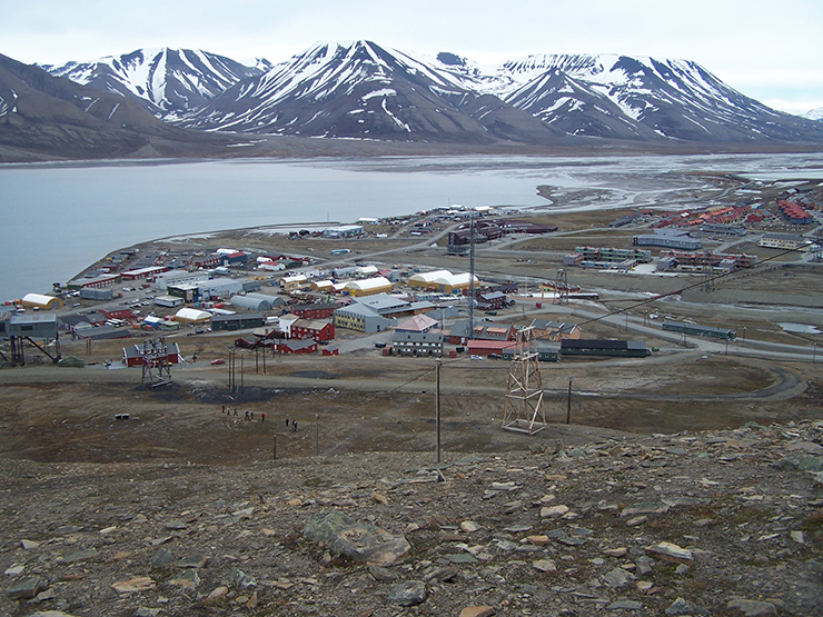 Longyearbyen là một thị trấn nhỏ ở Na Uy, nằm trên hòn đảo lớn nhất của quần đảo Svalbard, Na Uy. 
