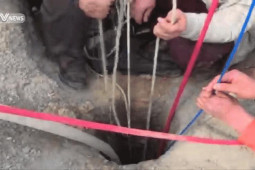 Video: Bé trai 3 tuổi được kéo lên từ giếng sâu 90 mét ở Trung Quốc
