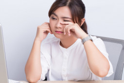 Bạn trẻ - Cuộc sống - Giật mí mắt vào những khung giờ này sẽ báo hiệu điềm gì?