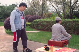 Clip hài hước - Đại sư bắt bệnh chuẩn không phải chỉnh