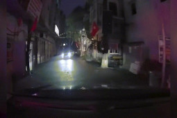 Ô tô - Clip: Ô tô đóng cửa phiên bản " tự động" ở Việt Nam và cái kết