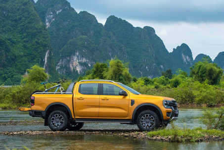Giá xe Ford Ranger niêm yết và lăn bánh tháng 2/2023