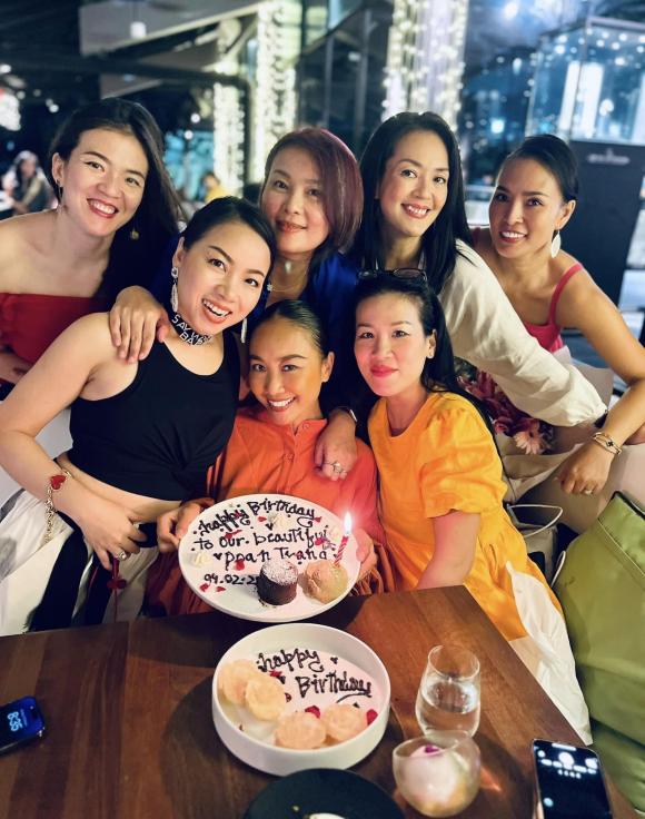 Hội bạn thân của Đoan Trang có sự góp mặt của Minh Anh khiến công chúng quan tâm