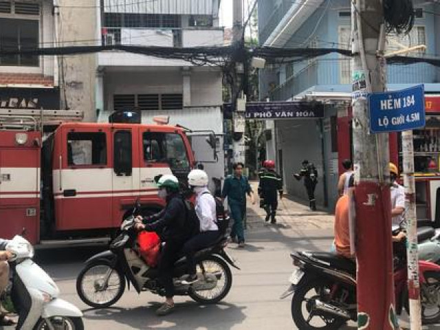 Tin tức trong ngày - Xuất hiện tiếng nổ cùng mùi nồng nặc tại nhà 5 tầng ở quận Phú Nhuận