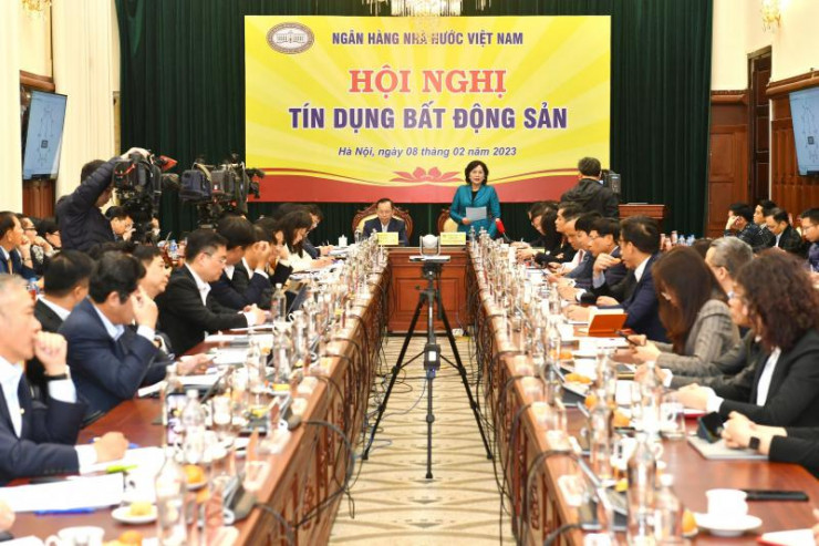 Hơn 20 tập đoàn bất động sản tham dự "hội nghị Diên Hồng" về tín dụng bất động sản