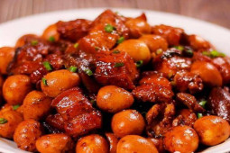 Trứng cút xào thịt heo ngon quên lối về, món ăn quá hợp cho ngày nồm ẩm