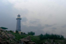 Ngọn hải đăng nổi tiếng ở Phú Yên có tên là gì?
