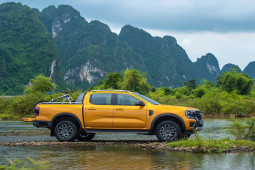 Giá xe Ford Ranger niêm yết và lăn bánh tháng 2/2023