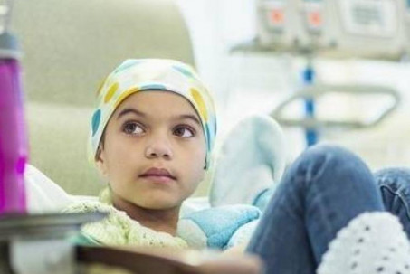 Cậu bé 6 tuổi được chẩn đoán mắc "khối u ác tính", những "tín hiệu" ban đầu nhiều người bỏ qua