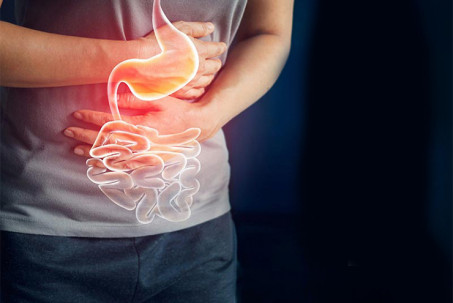 4 thói quen khiến bạn "tự rước" ung thư dạ dày vào thân