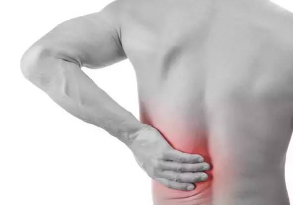 Bác sĩ lấy ra 420 viên sỏi trong thận người đàn ông, chỉ vì anh ta ăn món này trong nhiều năm - 1