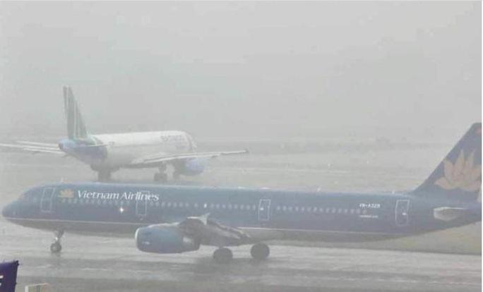 Sương mù dày đặc khiến nhiều chuyến bay bị hủy