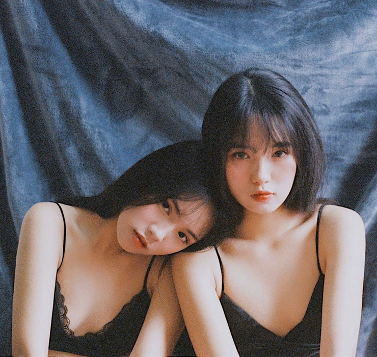 Thanh Hằng - Thanh Nga sinh năm 2002, quê ở Yên Bái, hiện tại đang học ở trường Đại học Thương mại.
