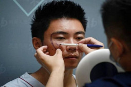 Đàn ông - Khao khát thay đổi diện mạo của nam giới Trung Quốc ngày nay