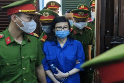 Tin tức trong ngày - Hình ảnh "bà trùm" thao túng đấu thầu ở Sở Y tế TP Cần Thơ trong phiên xét xử sáng nay