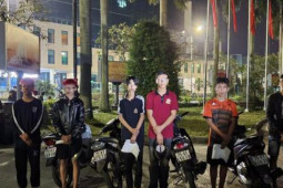 Pháp luật - 14 quái xế dùng khẩu trang che biển số xe rồi ném đá cảnh sát