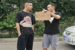 Clip hài hước - Chàng trai ham "của rẻ" mà bị lừa đảo không hề hay biết