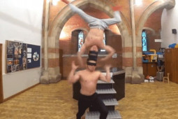 Bị nghi giả vờ ngã để lấy lòng thương khán giả, Quốc Cơ - Quốc Nghiệp...