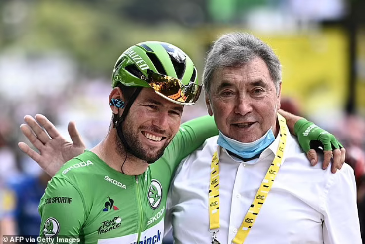 Mark Cavendish (Anh) là tay đua xe đạp thành công nhất ở Tour de France (Pháp). Năm 2021, ngôi sao 37 tuổi này đã cân bằng kỉ lục giành 34 chiến thắng chặng ở Tour de France của huyền thoại Eddy Merckx. Trong năm 2023, ngôi sao người Anh nỗ lực để vượt qua huyền thoại người Bỉ.
