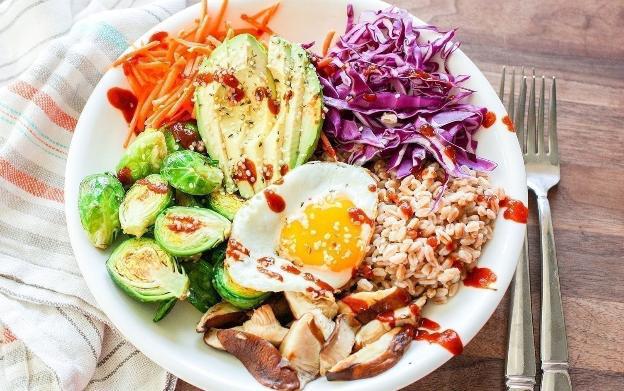 Bữa sáng giàu chất xơ giúp đường ruột tiêu hóa tốt hơn.