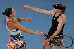 Người đẹp tennis đua tài: Sabalenka và Rybakina sáng rực, Swiatek bị thách thức