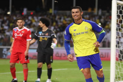 Bóng đá - Ronaldo 4 lần "nổ súng" ghi dấu hàng loạt kỳ tích đáng nhớ, khiến Messi ghen tị