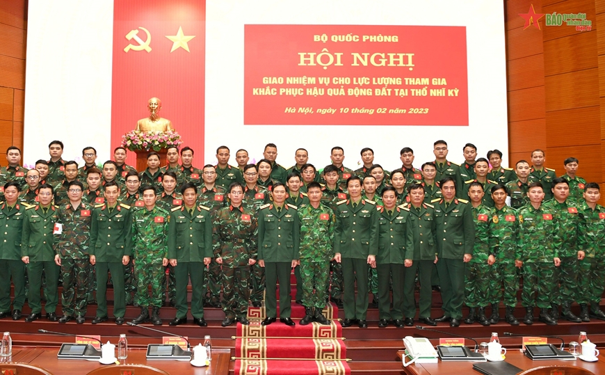 76 quân nhân Việt Nam lên đường sang Thổ Nhĩ Kỳ làm nhiệm vụ cứu trợ. Ảnh: Bộ Quốc phòng