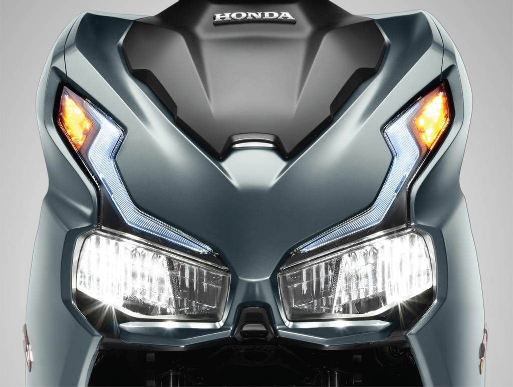 Honda Air Blade 160 vs Vario 160: Cùng phân khúc chọn xe nào đáng &#34;đồng tiền bát gạo&#34;? - 4