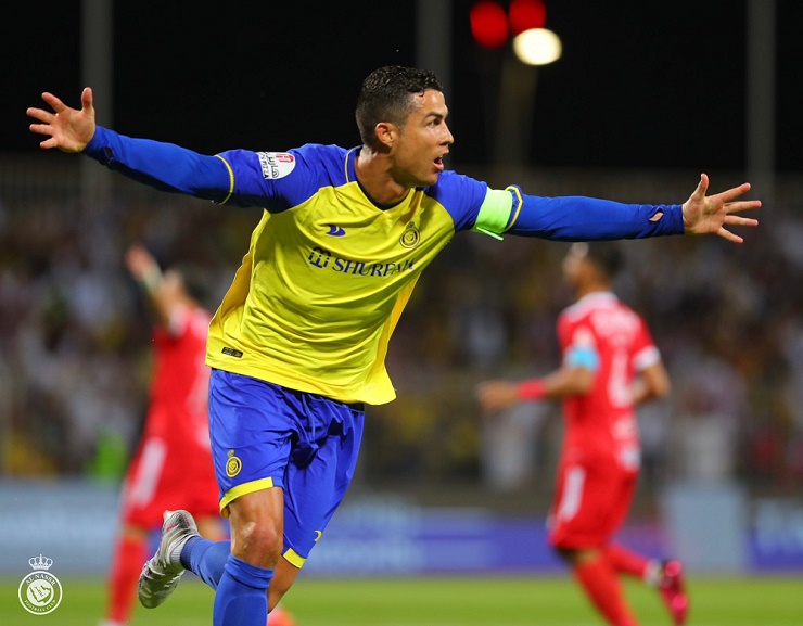 Ronaldo tỏa sáng ghi 4 bàn cho Al Nassr
