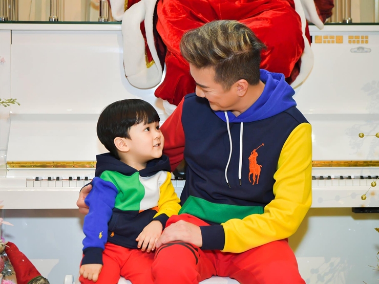 Đàm Vĩnh Hưng thay đổi nhiều từ khi có con