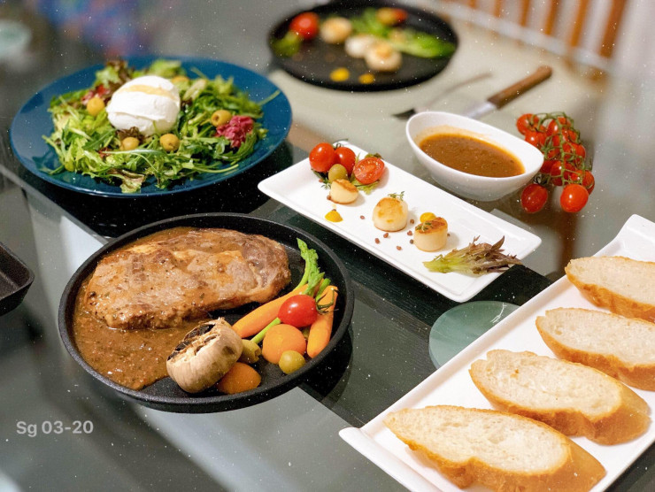 14/2 là một dịp quan trọng để các cặp đôi thể hiện tình cảm với nhau, những món ăn ngon sẽ giúp hâm nóng tình yêu của bạn dành cho đối phương. Ảnh: Lê Mai Anh Thư