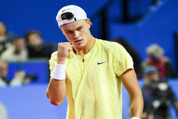 Thể thao - Rực lửa tennis ATP 250: "Thần đồng" Rune thể hiện bản lĩnh, Fritz toát mồ hôi