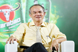 Bóng đá - HAGL chưa thắng ở V-League, bầu Đức đánh giá sao về thầy trò Kiatisak?