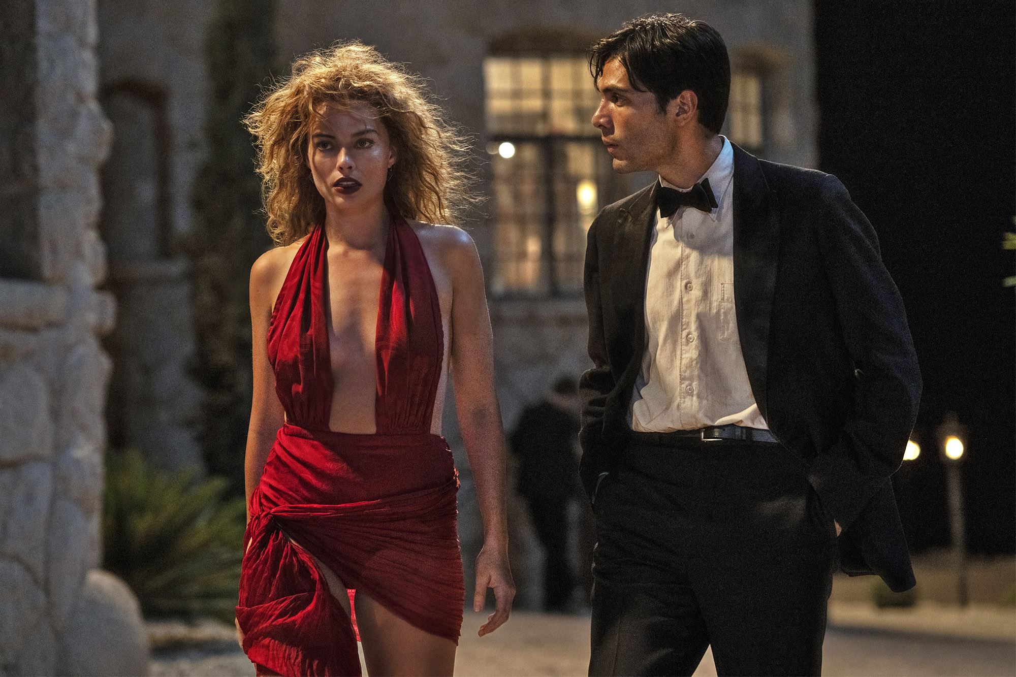 &#34;Quả bom gợi cảm&#34; trong bom tấn nghệ thuật 18+ của đạo diễn La La Land - 1