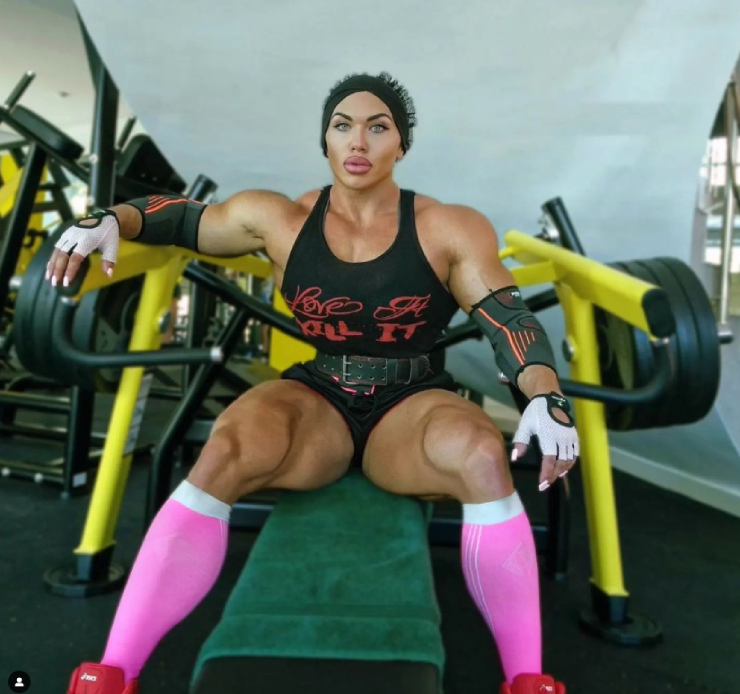 "Nữ lực sỹ cơ bắp đặc biệt nhất thế giới" đùi to hơn Roberto Carlos, được triệu người mê - 5