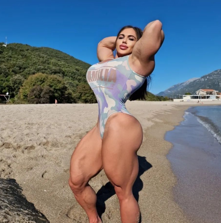 "Nữ lực sỹ cơ bắp đặc biệt nhất thế giới" đùi to hơn Roberto Carlos, được triệu người mê - 2