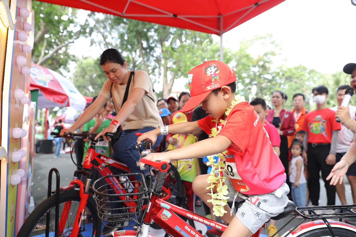 Đường chạy đầu năm của Kun Marathon TP. HCM: “Mười Khó” Trường Giang nói về lòng biết ơn với 2.000 Kun Runner - 6