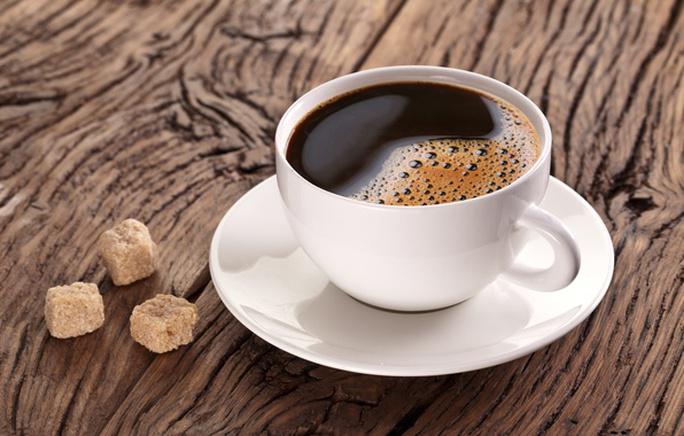 Uống 1-3 ly cà phê mỗi ngày đem lại tác dụng rất tốt cho người bị cao huyết áp (Ảnh minh họa từ Internet)