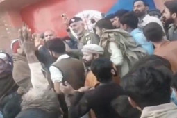 Thế giới - Pakistan: Đám đông xông vào đồn cảnh sát, lôi người "báng bổ" ra hành quyết