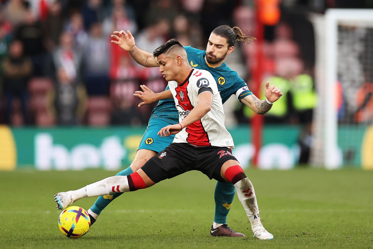 Southampton có mọi lợi thế trước Wolves nhưng không tận dụng được