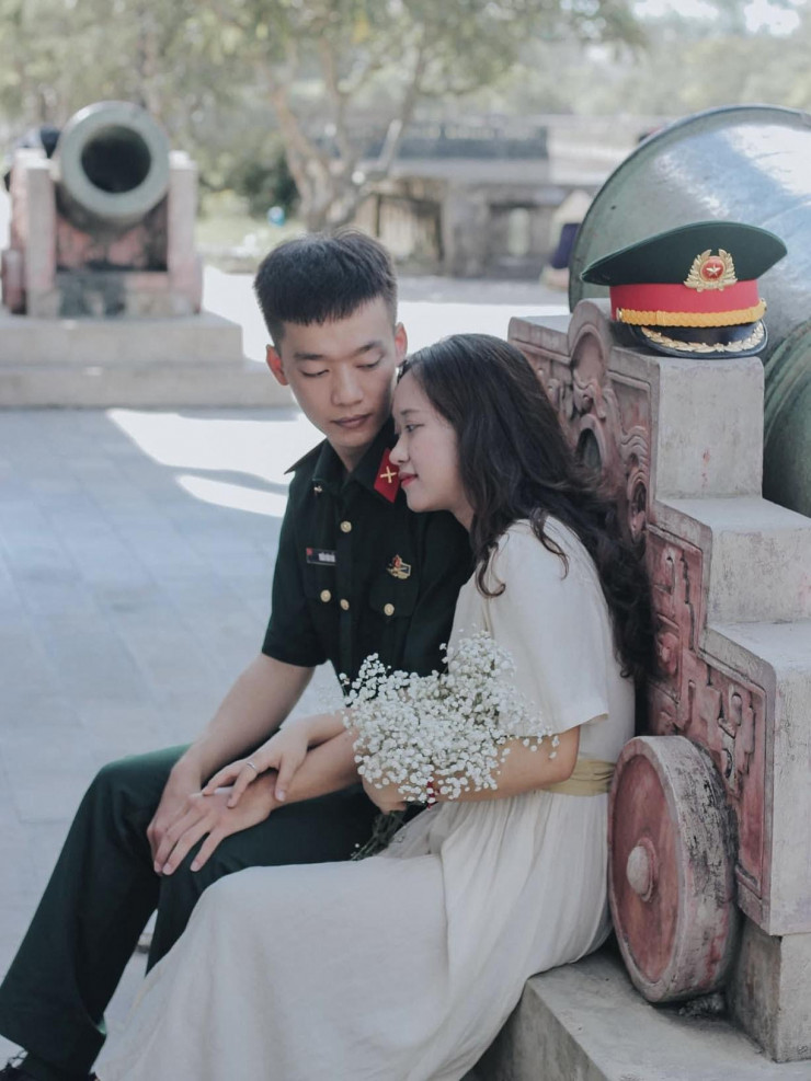 Chàng sĩ quan trẻ Trần Văn Hải và bạn gái